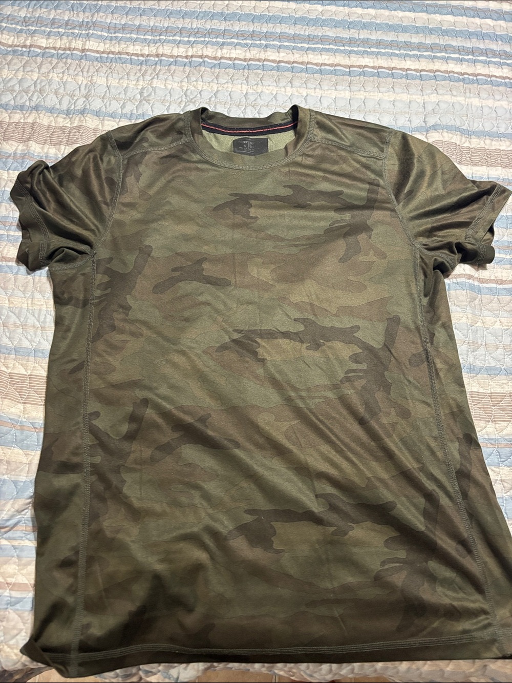 Abercrombie & Fitch Olive Green Camo Short Sleeve Crew Tee